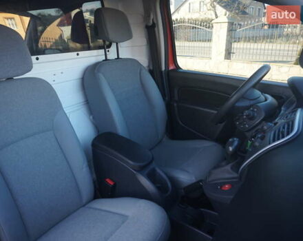 Красный Рено Кенгу, объемом двигателя 0 л и пробегом 54 тыс. км за 11555 $, фото 40 на Automoto.ua