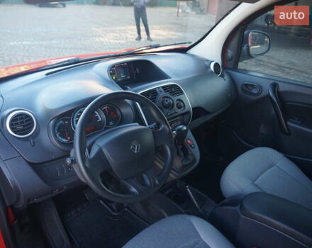 Красный Рено Кенгу, объемом двигателя 0 л и пробегом 54 тыс. км за 11555 $, фото 25 на Automoto.ua