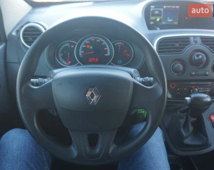 Красный Рено Кенгу, объемом двигателя 0 л и пробегом 54 тыс. км за 11555 $, фото 28 на Automoto.ua
