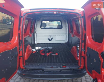 Красный Рено Кенгу, объемом двигателя 0 л и пробегом 54 тыс. км за 11555 $, фото 47 на Automoto.ua