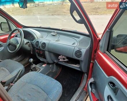 Красный Рено Кенгу, объемом двигателя 1.87 л и пробегом 333 тыс. км за 3300 $, фото 6 на Automoto.ua