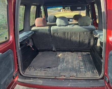 Красный Рено Кенгу, объемом двигателя 1.6 л и пробегом 128 тыс. км за 5200 $, фото 3 на Automoto.ua