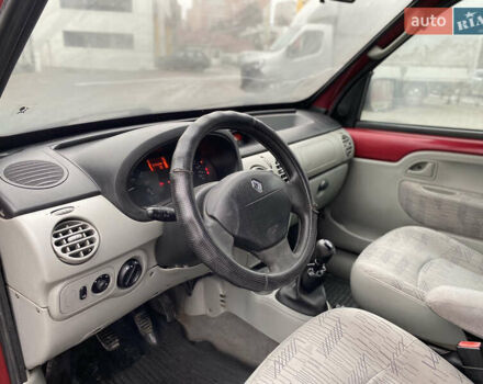 Красный Рено Кенгу, объемом двигателя 1.4 л и пробегом 265 тыс. км за 3500 $, фото 11 на Automoto.ua