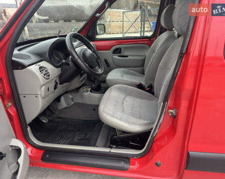 Красный Рено Кенгу, объемом двигателя 1.46 л и пробегом 275 тыс. км за 3750 $, фото 17 на Automoto.ua