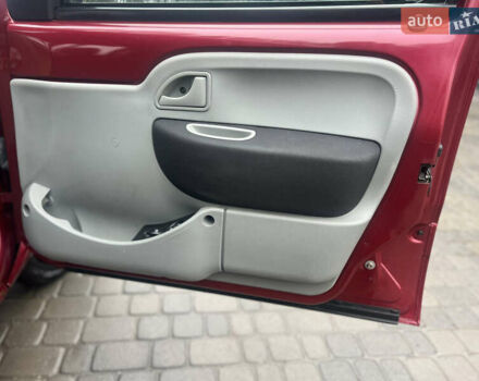 Красный Рено Кенгу, объемом двигателя 1.4 л и пробегом 155 тыс. км за 3350 $, фото 38 на Automoto.ua