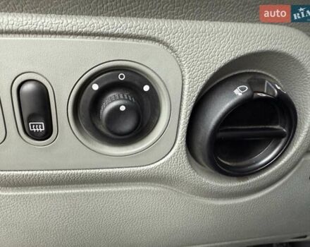 Красный Рено Кенгу, объемом двигателя 1.6 л и пробегом 171 тыс. км за 5900 $, фото 19 на Automoto.ua