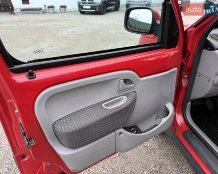 Красный Рено Кенгу, объемом двигателя 1.6 л и пробегом 171 тыс. км за 5900 $, фото 5 на Automoto.ua