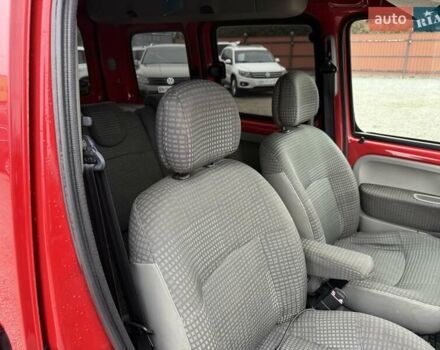 Красный Рено Кенгу, объемом двигателя 1.6 л и пробегом 171 тыс. км за 5900 $, фото 16 на Automoto.ua