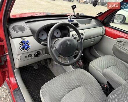 Красный Рено Кенгу, объемом двигателя 1.6 л и пробегом 171 тыс. км за 5900 $, фото 6 на Automoto.ua