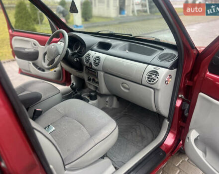 Красный Рено Кенгу, объемом двигателя 1.4 л и пробегом 155 тыс. км за 3350 $, фото 36 на Automoto.ua