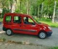 Красный Рено Кенгу, объемом двигателя 1.2 л и пробегом 265 тыс. км за 5500 $, фото 3 на Automoto.ua