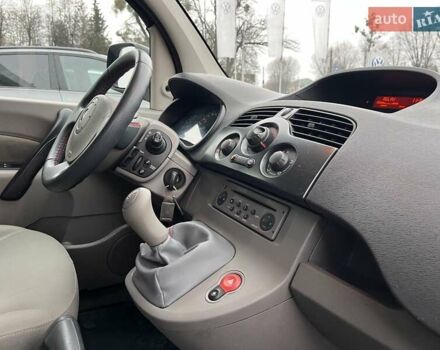 Червоний Рено Кєнгу, об'ємом двигуна 1.6 л та пробігом 257 тис. км за 7300 $, фото 34 на Automoto.ua