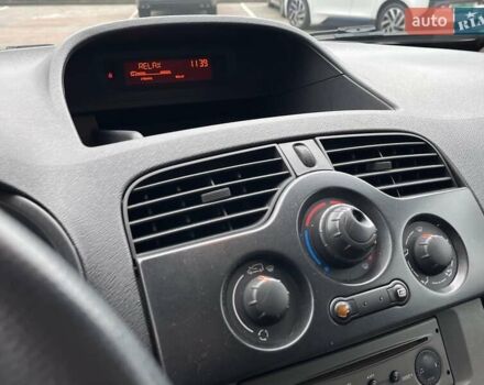 Червоний Рено Кєнгу, об'ємом двигуна 1.6 л та пробігом 257 тис. км за 7300 $, фото 18 на Automoto.ua