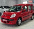 Красный Рено Кенгу, объемом двигателя 1.6 л и пробегом 166 тыс. км за 7699 $, фото 2 на Automoto.ua