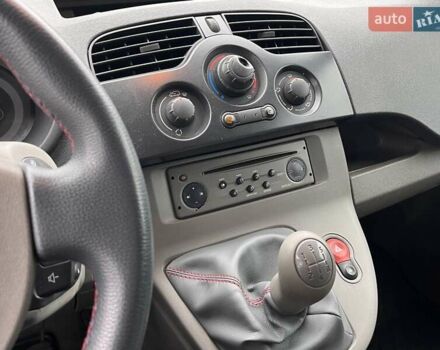 Червоний Рено Кєнгу, об'ємом двигуна 1.6 л та пробігом 257 тис. км за 7300 $, фото 19 на Automoto.ua