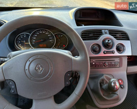 Красный Рено Кенгу, объемом двигателя 1.46 л и пробегом 260 тыс. км за 7100 $, фото 7 на Automoto.ua