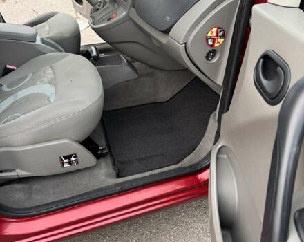 Красный Рено Кенгу, объемом двигателя 1.6 л и пробегом 178 тыс. км за 7700 $, фото 31 на Automoto.ua