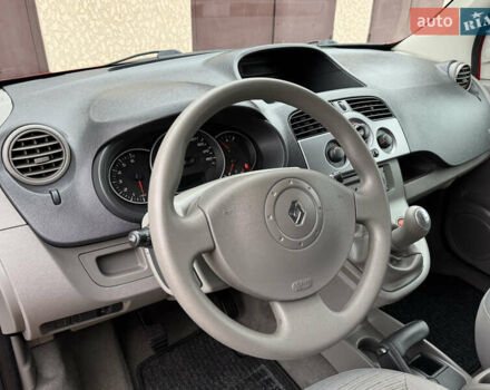 Красный Рено Кенгу, объемом двигателя 1.6 л и пробегом 219 тыс. км за 7350 $, фото 46 на Automoto.ua