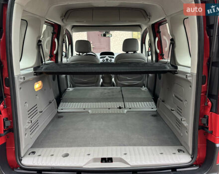 Красный Рено Кенгу, объемом двигателя 1.6 л и пробегом 219 тыс. км за 7350 $, фото 67 на Automoto.ua