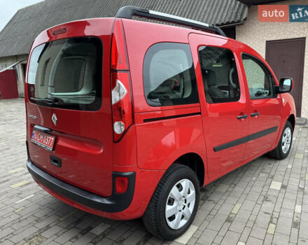 Красный Рено Кенгу, объемом двигателя 1.6 л и пробегом 219 тыс. км за 7350 $, фото 2 на Automoto.ua