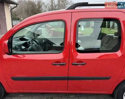 Красный Рено Кенгу, объемом двигателя 1.6 л и пробегом 219 тыс. км за 7350 $, фото 28 на Automoto.ua