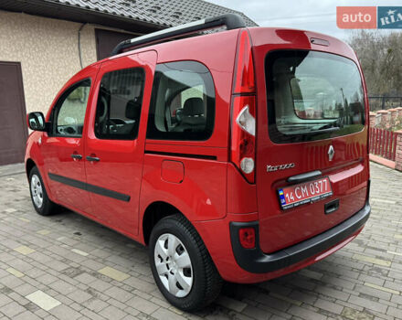 Красный Рено Кенгу, объемом двигателя 1.6 л и пробегом 219 тыс. км за 7350 $, фото 3 на Automoto.ua