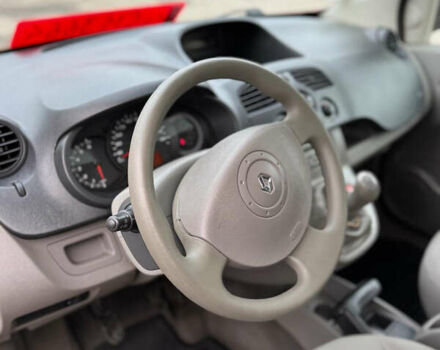 Красный Рено Кенгу, объемом двигателя 1.6 л и пробегом 178 тыс. км за 7700 $, фото 18 на Automoto.ua