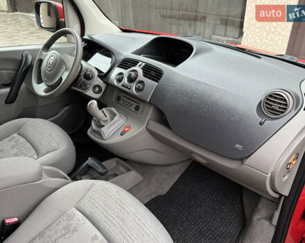 Красный Рено Кенгу, объемом двигателя 1.6 л и пробегом 219 тыс. км за 7350 $, фото 53 на Automoto.ua