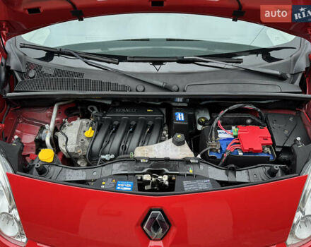 Красный Рено Кенгу, объемом двигателя 1.6 л и пробегом 219 тыс. км за 7350 $, фото 72 на Automoto.ua