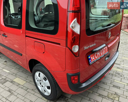 Красный Рено Кенгу, объемом двигателя 1.6 л и пробегом 219 тыс. км за 7350 $, фото 27 на Automoto.ua