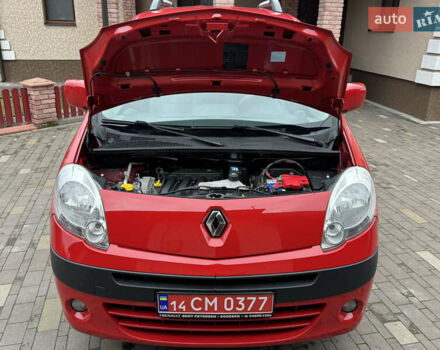 Красный Рено Кенгу, объемом двигателя 1.6 л и пробегом 219 тыс. км за 7350 $, фото 71 на Automoto.ua