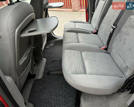 Красный Рено Кенгу, объемом двигателя 1.6 л и пробегом 219 тыс. км за 7350 $, фото 63 на Automoto.ua