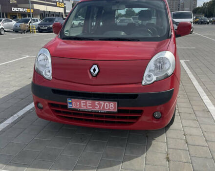 Красный Рено Кенгу, объемом двигателя 1.6 л и пробегом 212 тыс. км за 7600 $, фото 2 на Automoto.ua