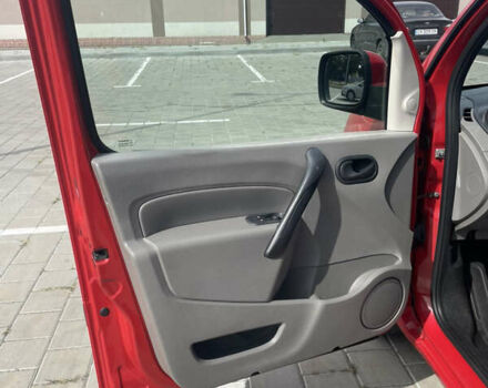 Красный Рено Кенгу, объемом двигателя 1.6 л и пробегом 212 тыс. км за 7600 $, фото 14 на Automoto.ua