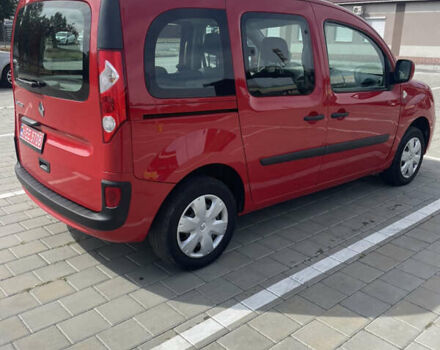 Красный Рено Кенгу, объемом двигателя 1.6 л и пробегом 212 тыс. км за 7600 $, фото 3 на Automoto.ua