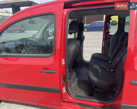 Красный Рено Кенгу, объемом двигателя 1.6 л и пробегом 212 тыс. км за 7600 $, фото 12 на Automoto.ua