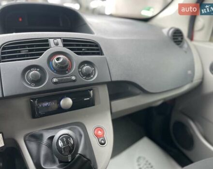 Червоний Рено Кєнгу, об'ємом двигуна 1.6 л та пробігом 196 тис. км за 9200 $, фото 20 на Automoto.ua