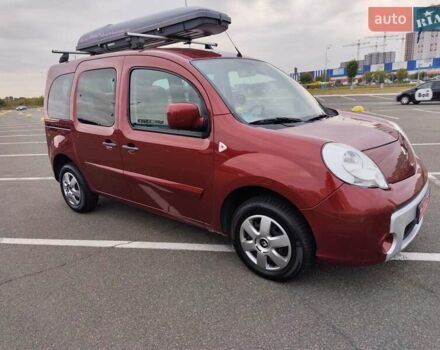 Красный Рено Кенгу, объемом двигателя 1.5 л и пробегом 195 тыс. км за 7300 $, фото 4 на Automoto.ua