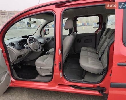 Красный Рено Кенгу, объемом двигателя 1.5 л и пробегом 240 тыс. км за 7150 $, фото 13 на Automoto.ua