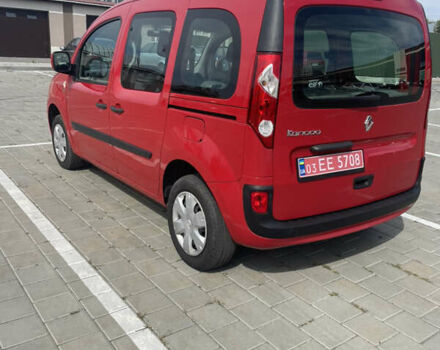 Красный Рено Кенгу, объемом двигателя 1.6 л и пробегом 212 тыс. км за 7600 $, фото 5 на Automoto.ua