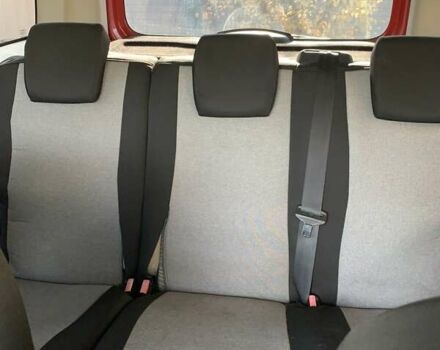 Рено Кєнгу 2011 у Києві на Automoto.ua Червоний Рено Кєнгу, об'ємом двигуна 1.6 л та пробігом 249 тис. км за 7000 $, фото 6 на Automoto.ua