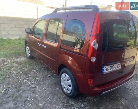 Красный Рено Кенгу, объемом двигателя 1.6 л и пробегом 154 тыс. км за 9400 $, фото 5 на Automoto.ua