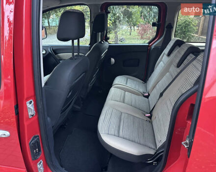 Красный Рено Кенгу, объемом двигателя 1.6 л и пробегом 180 тыс. км за 7550 $, фото 66 на Automoto.ua