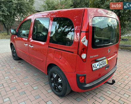 Красный Рено Кенгу, объемом двигателя 1.6 л и пробегом 180 тыс. км за 7550 $, фото 37 на Automoto.ua