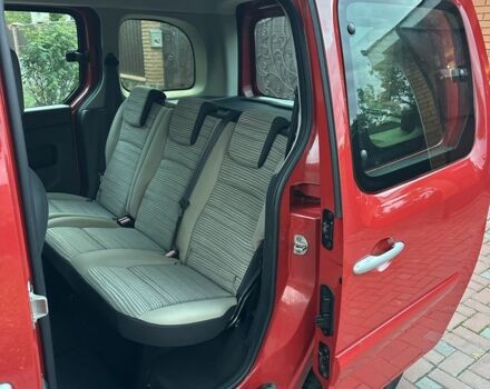 Красный Рено Кенгу, объемом двигателя 1.6 л и пробегом 180 тыс. км за 7550 $, фото 15 на Automoto.ua