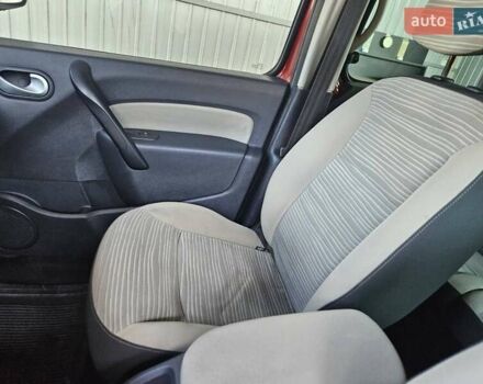 Красный Рено Кенгу, объемом двигателя 1.5 л и пробегом 184 тыс. км за 8300 $, фото 11 на Automoto.ua