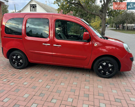 Красный Рено Кенгу, объемом двигателя 1.6 л и пробегом 180 тыс. км за 7550 $, фото 17 на Automoto.ua