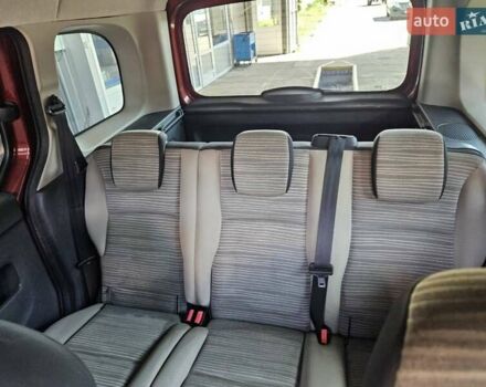 Красный Рено Кенгу, объемом двигателя 1.5 л и пробегом 184 тыс. км за 7950 $, фото 7 на Automoto.ua