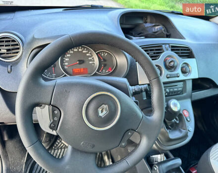 Рено Кєнгу 2012 у Луцьку на Automoto.ua Червоний Рено Кєнгу, об'ємом двигуна 1.6 л та пробігом 215 тис. км за 7600 $, фото 9 на Automoto.ua