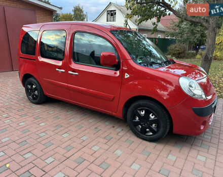 Красный Рено Кенгу, объемом двигателя 1.6 л и пробегом 180 тыс. км за 7550 $, фото 14 на Automoto.ua